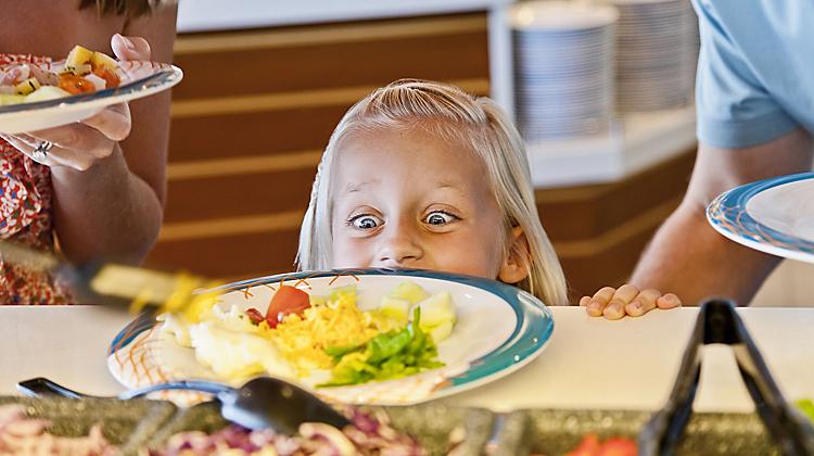 Royal Caribbean Family Time Dining - Savvy Travel Group